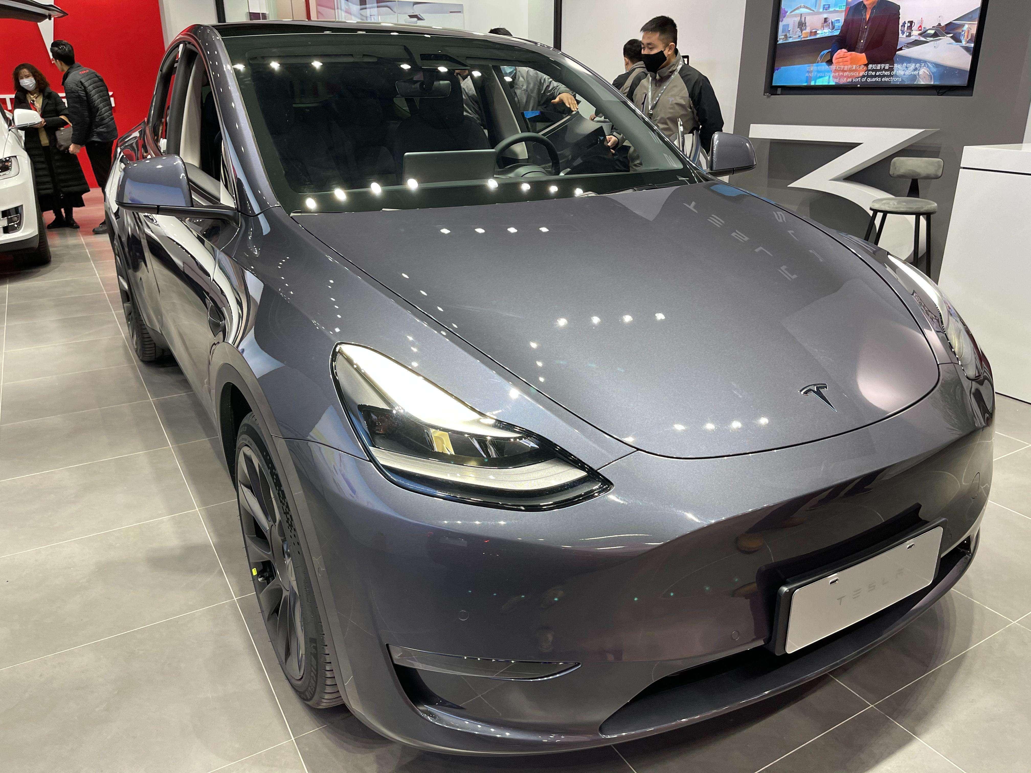 特斯拉Model 3降价80万，掀起购车热潮！深度解析背后的原因与影响